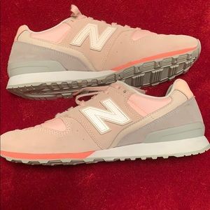 New Balance Suede 696 Classic Running Sneakers
